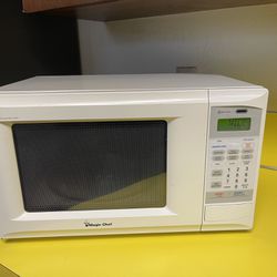 Perfect Little Magic Chef Microwave