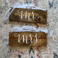 Mr. & Mrs. Wooden signs