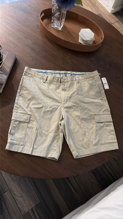 Men’s size 40 Tommy Bahama shorts