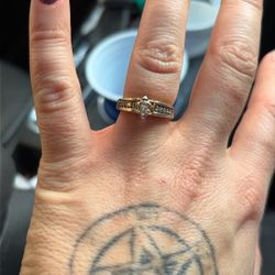 Beautiful Wedding/ Engagement/ Real diamond Ring 