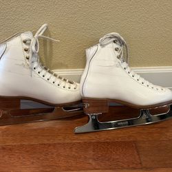 Jackson Freestyle skate (size youth 3 1/2) with Mirage blade (8 3/4 inch)
