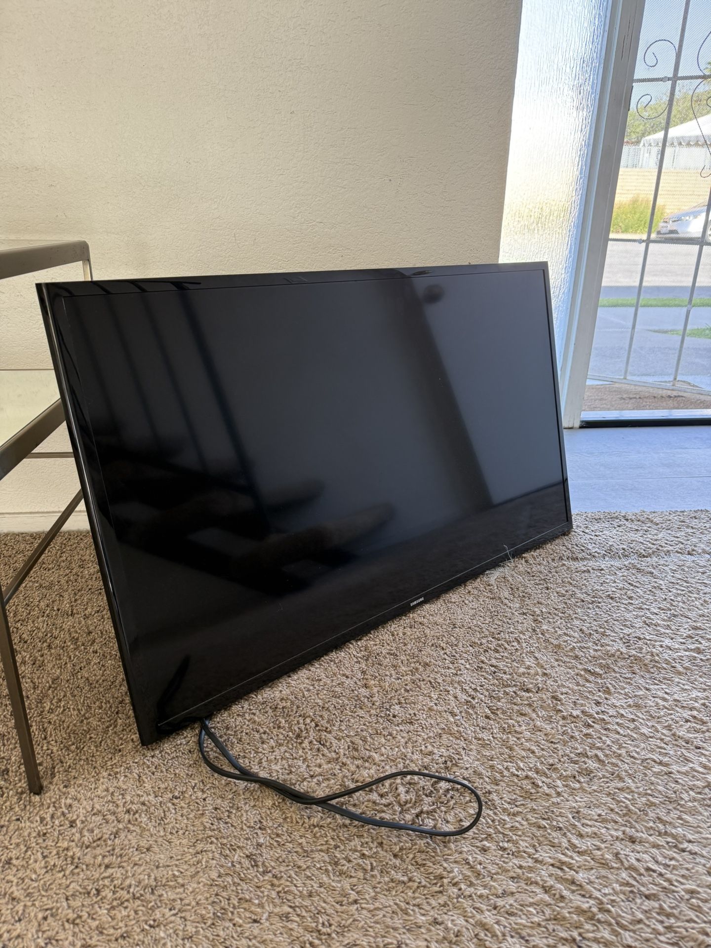 SAMSUNG 42IN TV $50