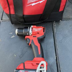 Milwaukee M18 Compact/brushless Drill 