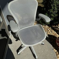 Herman Miller Remastered Aeron B - Office Chair