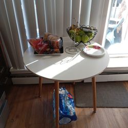 White Round Table With 2 White Chairs 