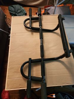 Pull Up Bar