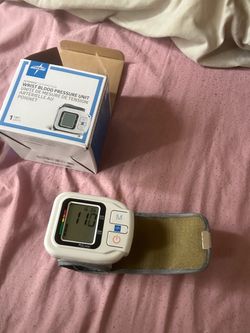 Wrist blood pressure monitor