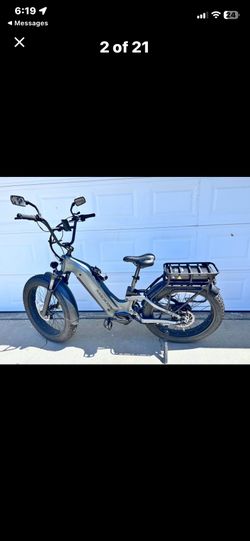 MAGICIAN ALPHA EBIKE FULL SIZE 2 MONTHS OLD 79 ORIGINAL MILES SO BASICALLY ITS NEW IN BEAUTIFUL MATTE GREY!!