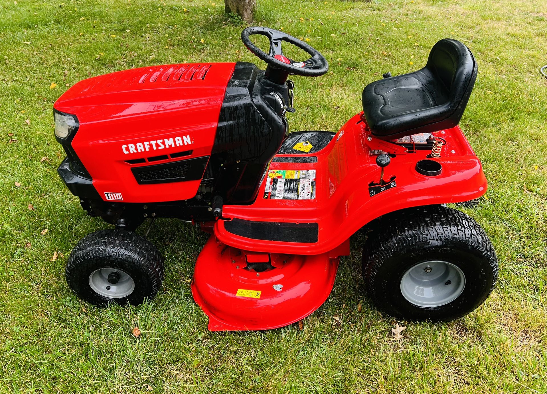 Craftsman T110 42” Lawn Tractor Cheap needs engine for Sale in