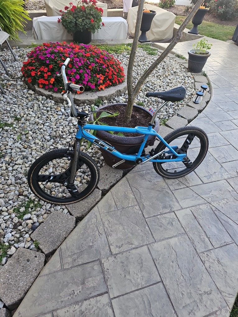 1996 GT PERFORMER OLD SCHOOL BMX