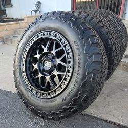 18" KMC w- 32" BfGoodrich T/A KO2 tires 