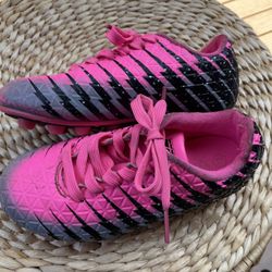 Girls Soccer Cleats Size 10 W/YXSmall Shin Guards