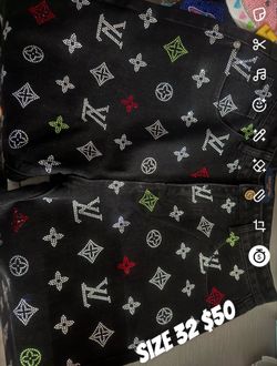 Size 32 men’s graphic shorts