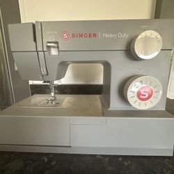 Singer Heavy duty 