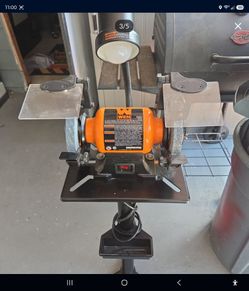 Like New grinder with stand