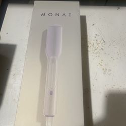 Monat hair straightener