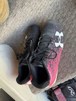 Sz 5 Softball Cleats & Pink Belt