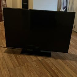 Insignia 43” TV
