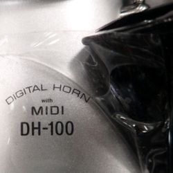 Casio Digital Horn DH-100 MIDI Sax Oboe Trumpet