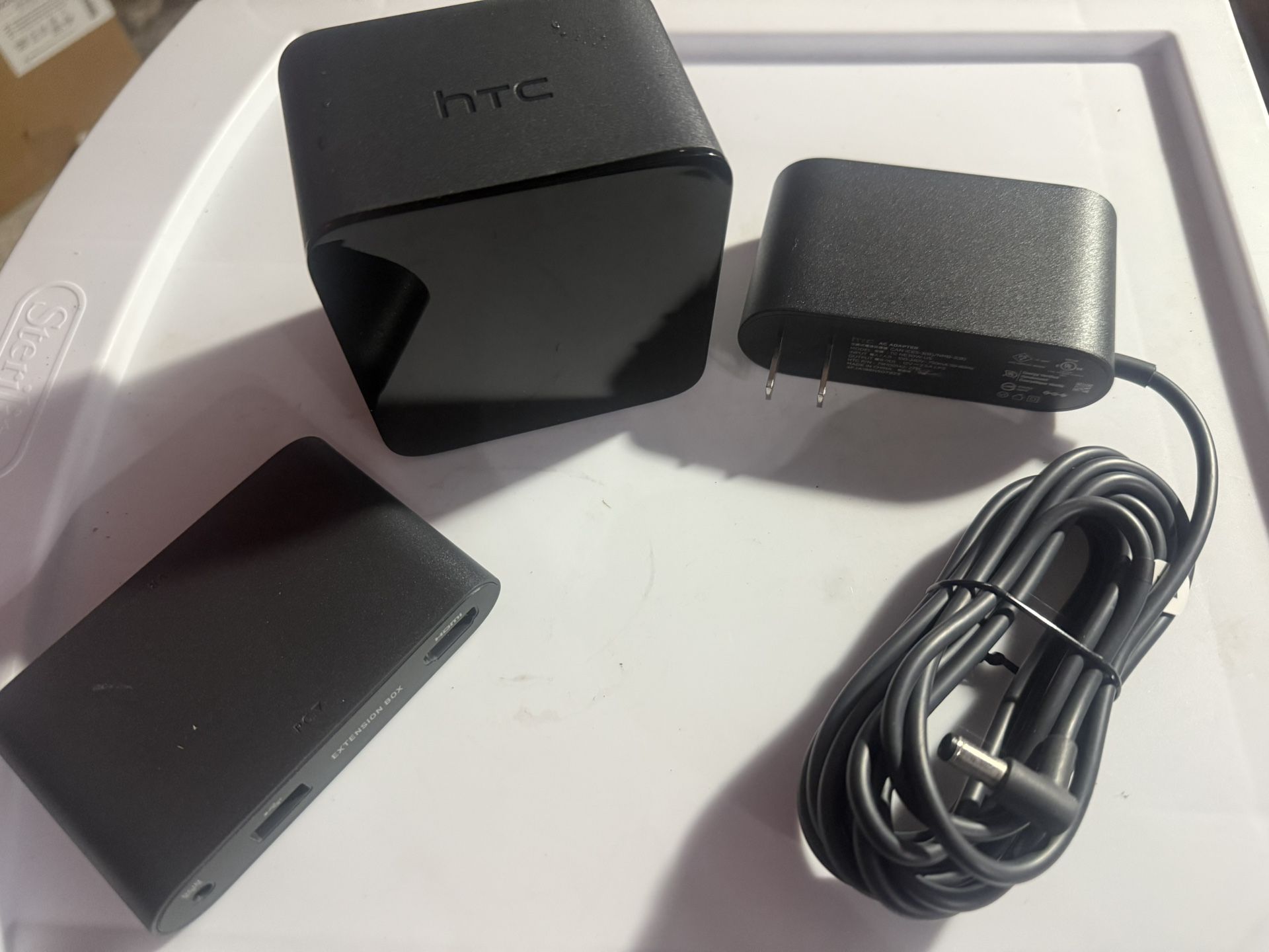 NEW HTC Vive Base Station SteamVR Model 2PR8100+Link Box