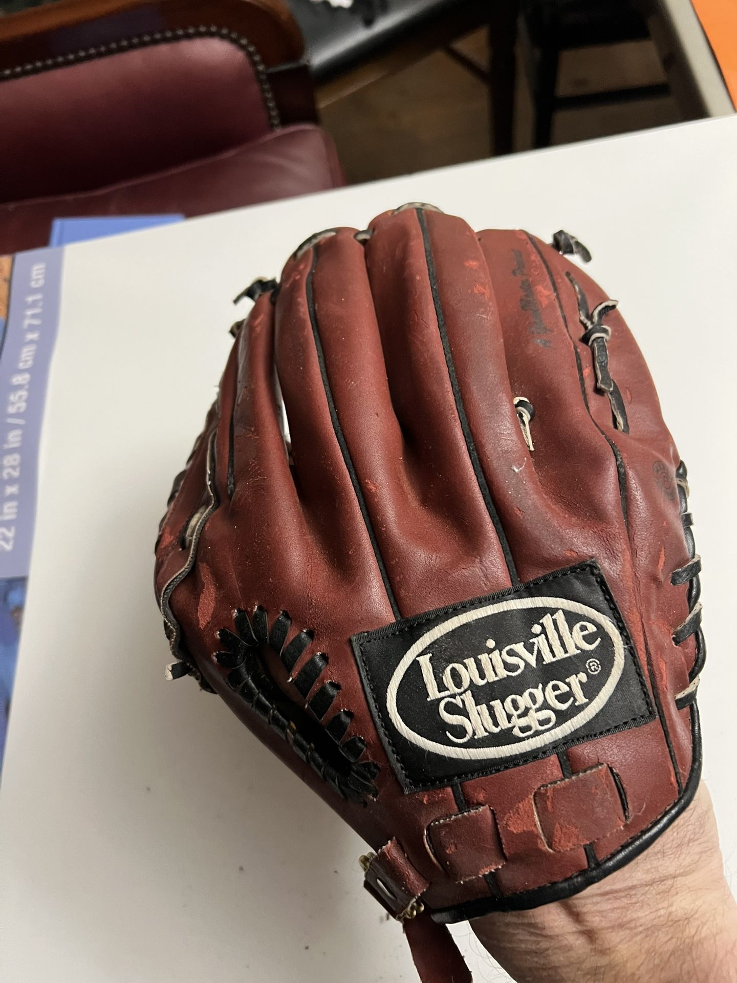 📣 Louisville Slugger 12" Baseball Glove – GMG14S – $15