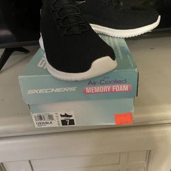 New Glitter Black Women Sketchers Size 7