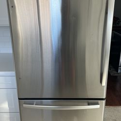 Whirlpool 22 Cu. Ft. Bottom Freezer Refrigerator – Stainless Steel Pickup Only – Santee, CA