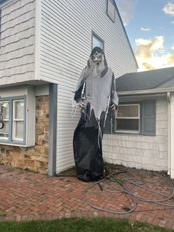 Halloween Giant Reeper