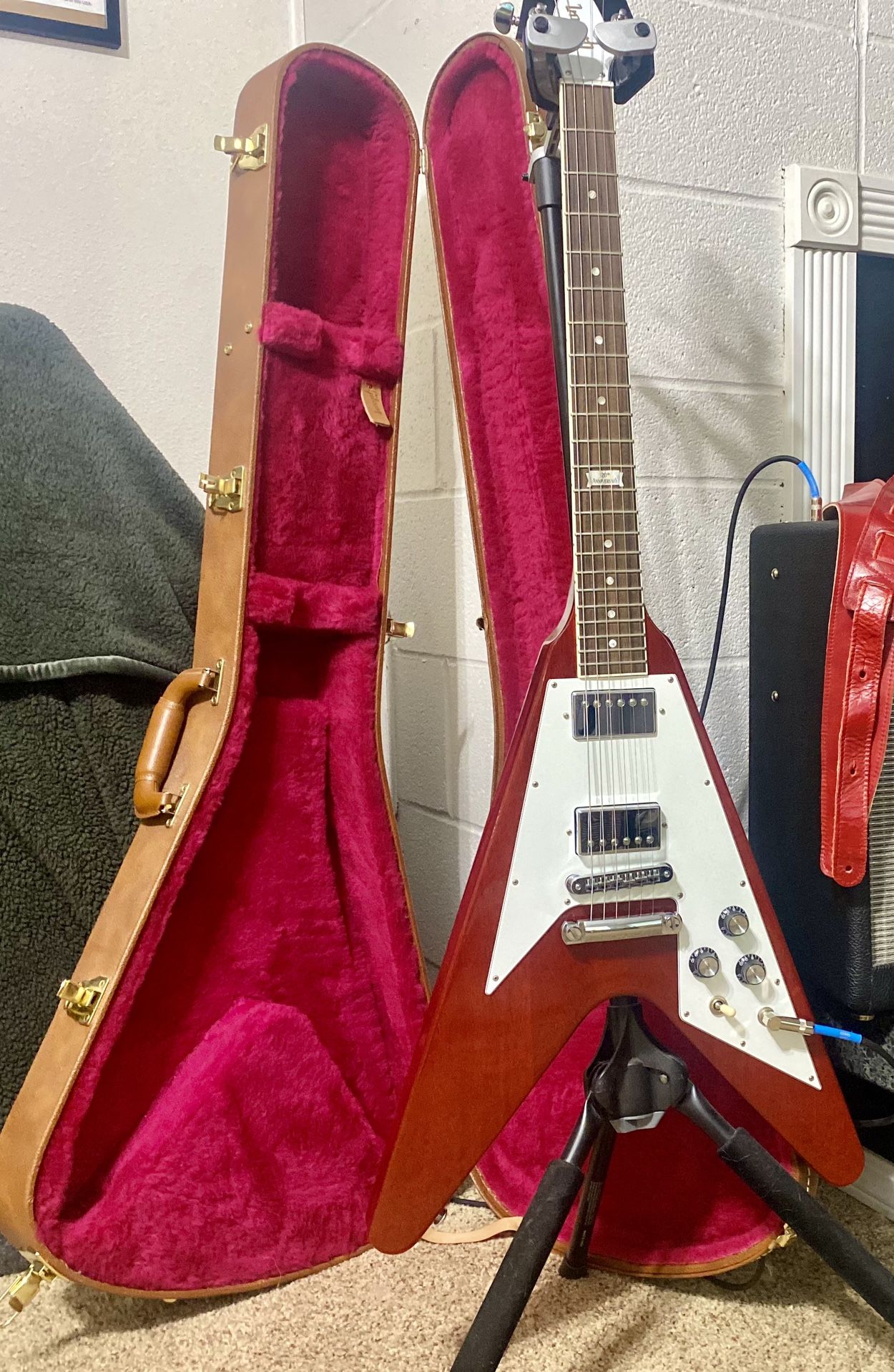 Gibson Flying V Electric Guitar - Excellent Condition