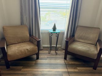 Living room / Bedroom taupe and cherry wood chairs