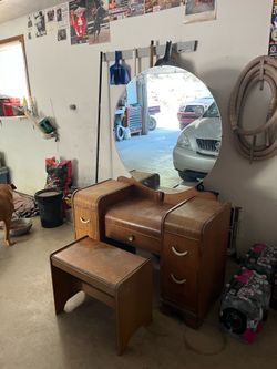 1940’s era vanity