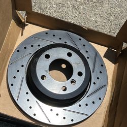 BMW 2000-2010 525i, 528i Rear Rotors Brand New