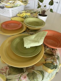 Spring place settings