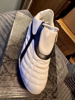 Size 8  White and Black low top sneakers