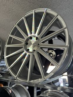24 INCH GIOVANNA VERDI WITH BRAND NEW TIRES 