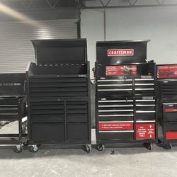 Rolling Tool Box Set In Good Condition 