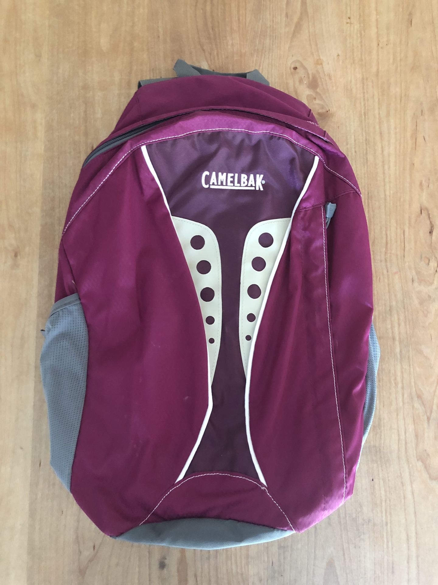 Camelbak Day Star Hydration Pack Like New CONDITION!