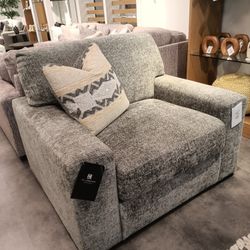 DunmorGraphite Oversized Chair
Ashley Furniture$10 Down Payment And Financing Available