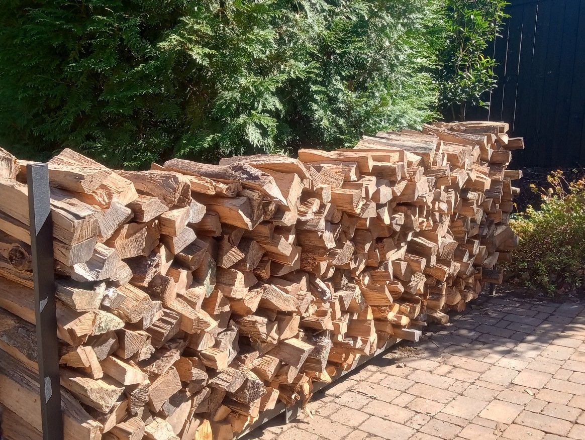 Seasoned Firewood. Red Oak And White Oak Mix ..Stacked And Delivered