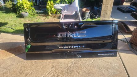 2024 gmc sierra Denali tailgate (bare)
