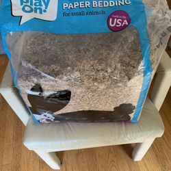 Play On Natural Paper Bedding For Small Animals