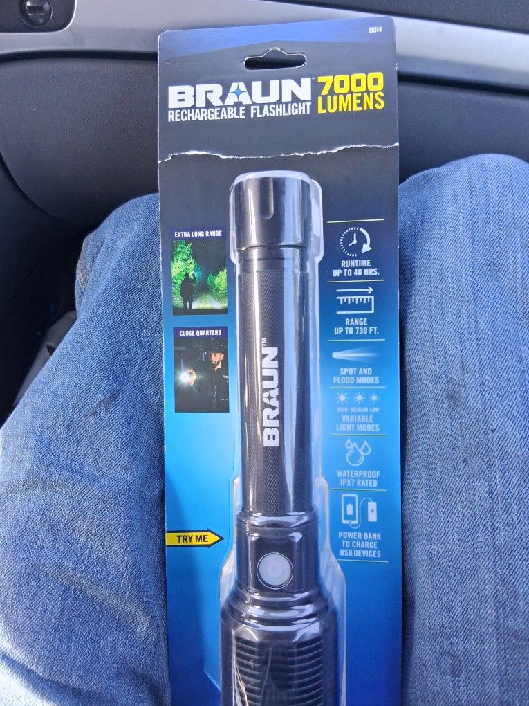 New Braun 7000 Lumen Rechargeable Flashlight