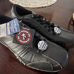 SKECHERS WORK RELAXED FIT: SLIP RESISTANT SiZe 11