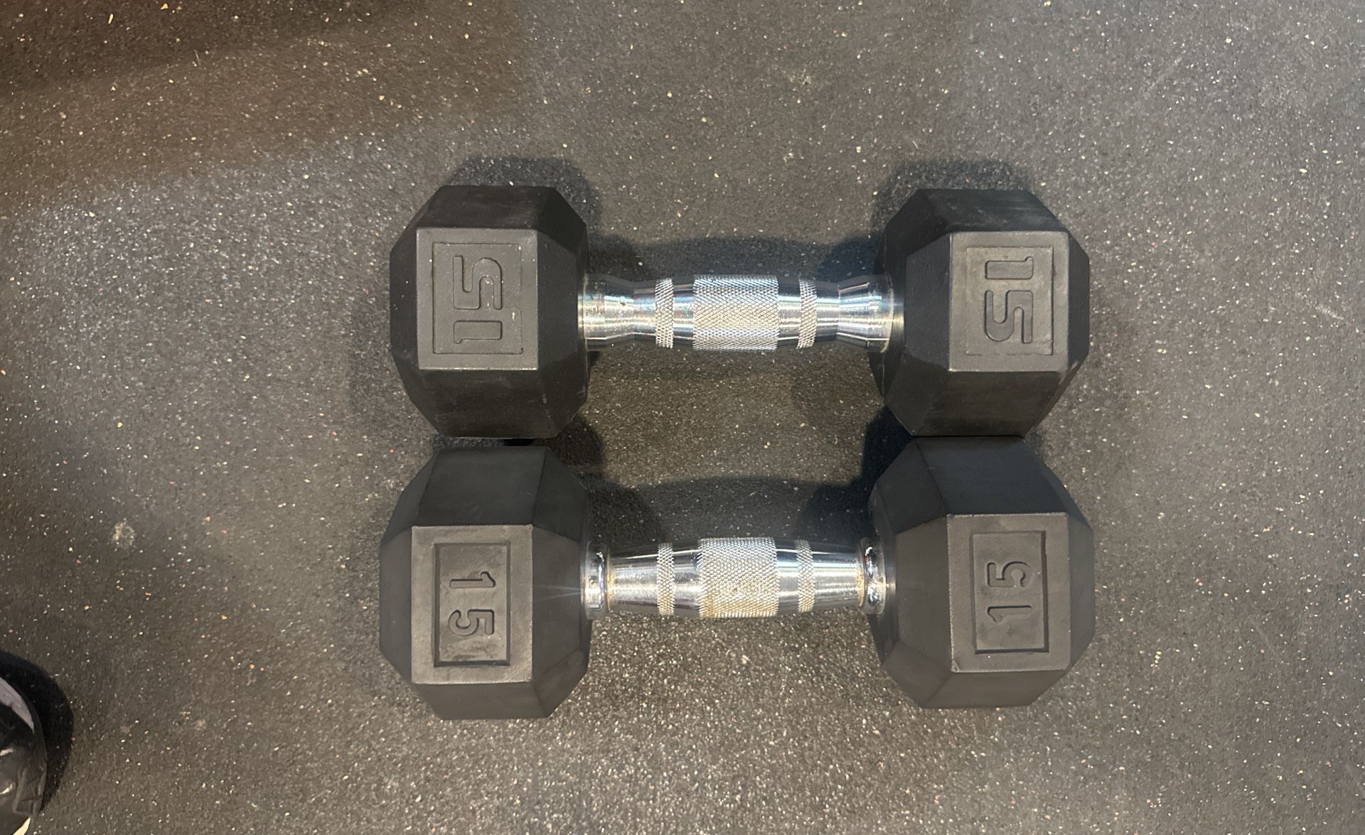 Pair Of Rubber Coated Hex Dumbbell Set Of Two 15 Pounds