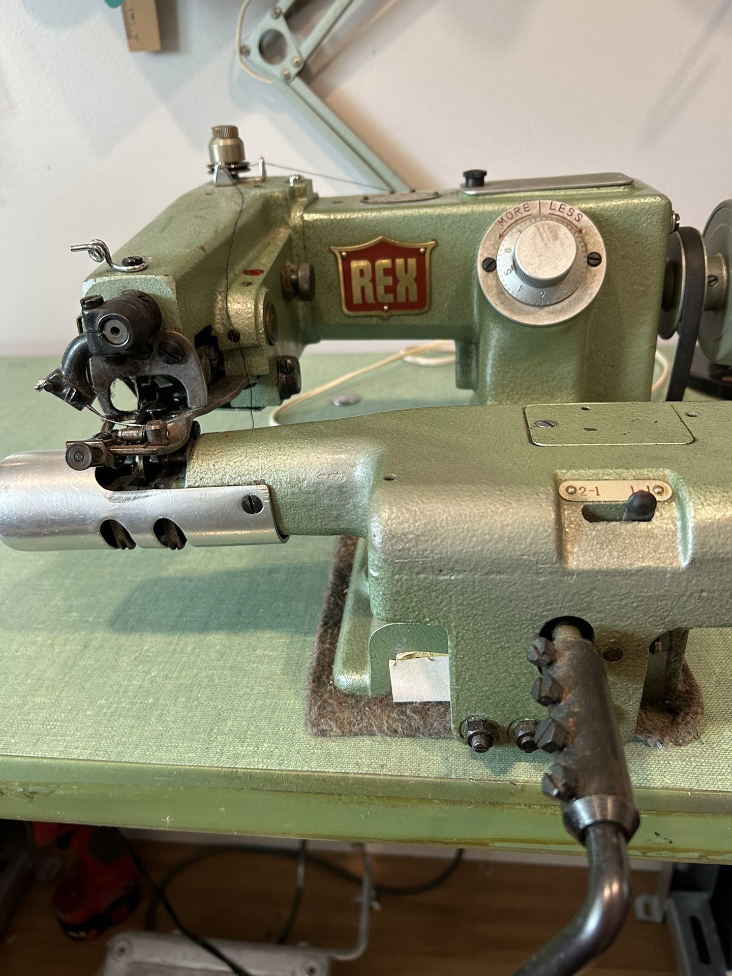Rex Blind Stitch Sewing Machine 