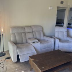  Pick Up Today!!!! Electric Recliner Set + Coffee Table + Designer Lamp – 300  (Full Living Room Bundle!) 💥