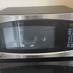 Large Big GE 2.0 Cu Cubic Feet 1200 Watt Microwave 