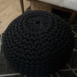 Black Pouf