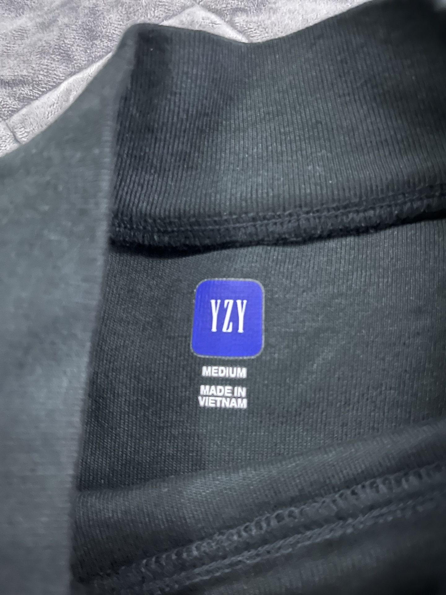 YEEZY GAP Seamless T Size m Brand New Unworn for Sale in Los Angeles, CA -  OfferUp