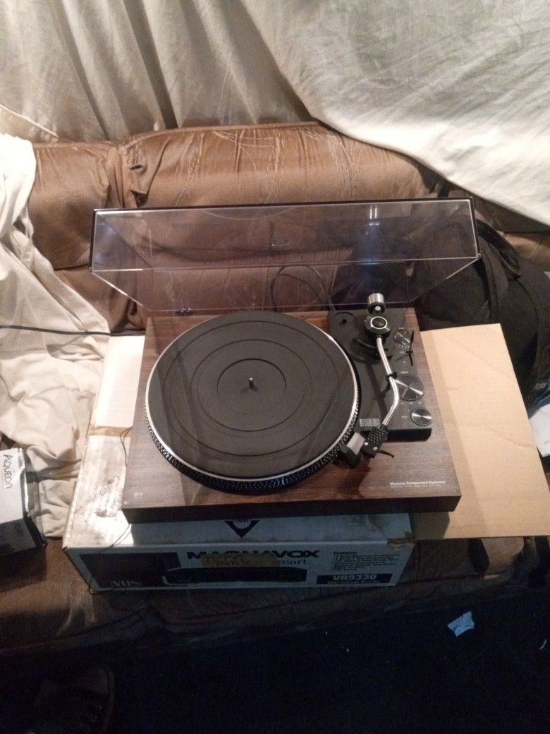MCS 6502 Belt Driven Automatic Turntable